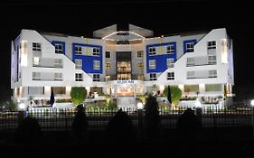 Golden Park Hotel & Resort